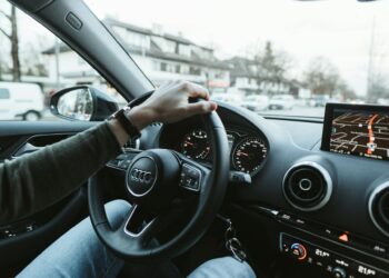 commuting budget tips, reduce transportation costs, monthly transit savings, affordable commuting options, commuter expense reduction, transportation budgeting strategies, save on daily commute, transit cost savings, commute cost management, cost-effective transportation